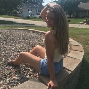 Meet your Posher, Izzy